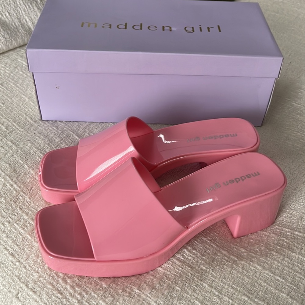 BRAND NEW Madden Girl Palacee Pink Sandals